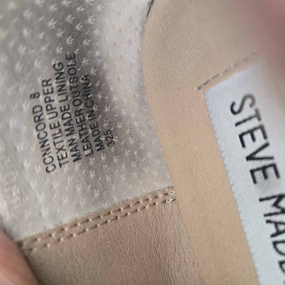 Steve Madden Blue and Red Flats with Vibrant Design - Picture 6 of 7